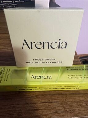 NIB Set Arencia Mochi Cleanser/Vitamin C Booster Serum Acne Prone